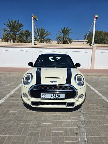 GCC Specs 2017 MINI Cooper S - Fun &amp; Sporty!