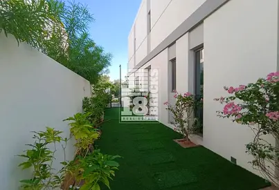 Specious Layout 4 Bed Townhouse | Near Amenities | Corner Unit