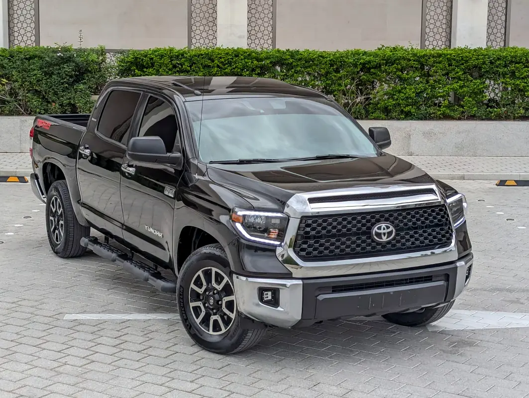 Toyota Tundra 2019 — photo 1 of 20