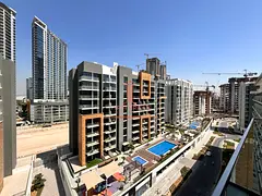 Vacant| High Floor| Corner Unit