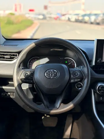 صورة 10 لـ 2023 Toyota RAV 4