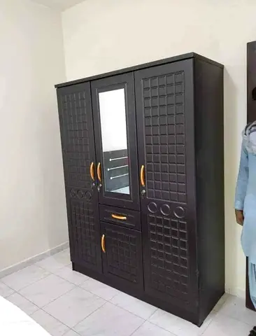 3 door Cabinet