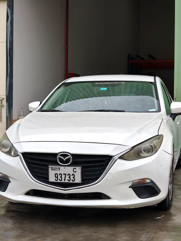 Mazda 3 2016 — photo 1 of 8