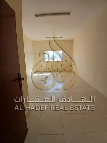 شقة غرفة وصالة للإيجار في السور الشارقة | سعر مميز 24 ألف سنوي | 6 دفعات مريحة | موقع حيوي قريب من جميع الخدمات | مناسبة للعائلات