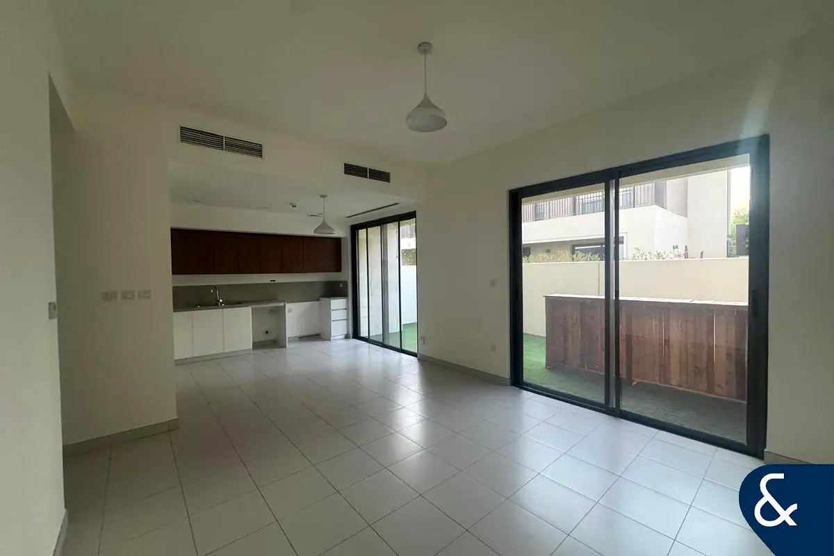 End Unit | Landscaped Garden | Close to Pool