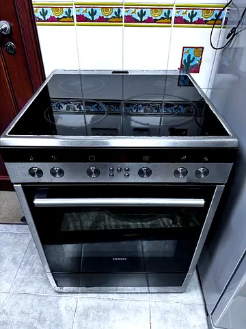 Used Siemens electric stove and oven  - ceramic glass hob  oven