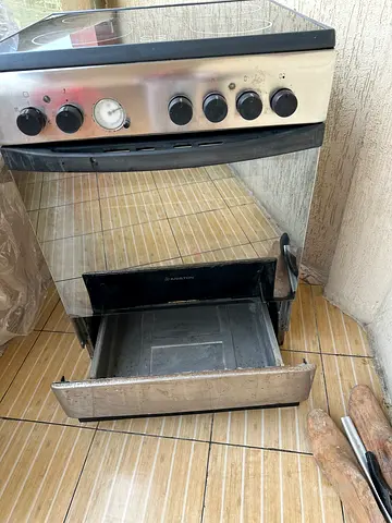 Al Nahda 2, Al Manara Residence, under the building is Chickens restaurant and opposite it is View