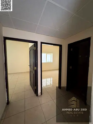 اكبر وارقي شقه غرفتين وصاله للايجار السنوي في عجمان الراشديه 2  موقع مميز وحيوي صاله بمساحه ممتازه جدا 2  حمام تكييف مركزي بلكونه باطلاله مفتوحه