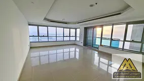 First row from the sea, excellent location, suitable for everyone, with free maintenance, built-in w