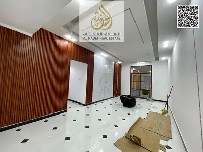 📌 للإيجار – شقة غرفتين وصالة | تشطيب سوبر ديلوكس | الروضة 3 | عائلات فقط | قريب من مخرج دبي والشارقة