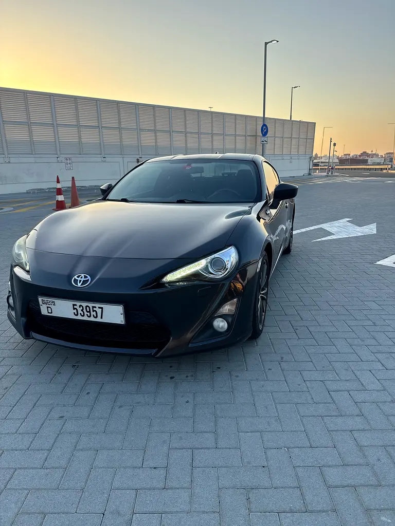 Toyota 86 2015 — photo 1 of 8