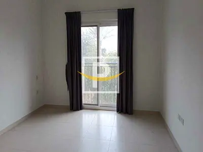 Single Row | Spacious and Bright