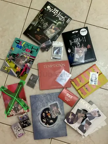 KPOP ALBUM LOT (NCT - TXT- TWICE- ONEUS - SEVENTEEN + LOMO CARDS)