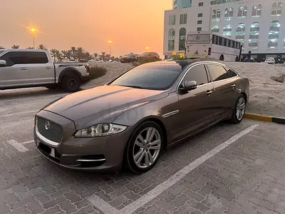 GCC Specs Jaguar XJ Luxury 2012 - Well maintained