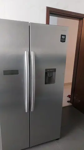 Hisence side by side with water dispenser fridge freezer