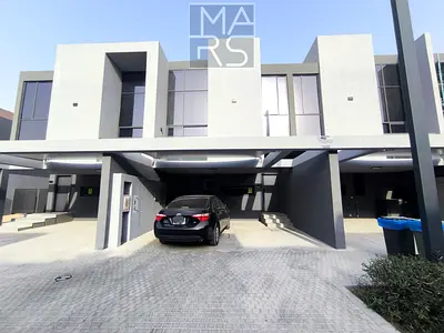 عرض مميز - شقة من غرفتي نوم وصالة في صف واحد - روبينيا المرحلة - للبيع