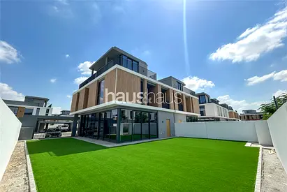 Available Now | 4 Bed | Modern | Twin Villa