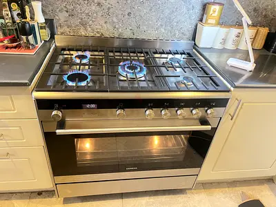 Siemens 5 burner gas with electric oven cooking range 90-60cm