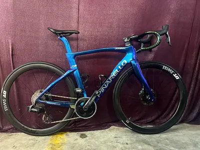 Road bike full carbon  electric gears