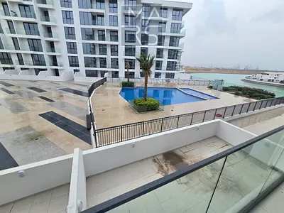 شقة مميزة للإيجار في مجمع أجمل مكان. تقع الشقة داخل مجمع سكني حديث يتميز بالهدوء والتنظيم. تصميم مريح ومساحات مناسبة للمعيشة العائلية أو للأفراد.