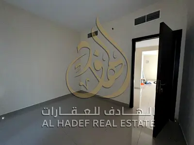 للإيجار السنوي في الشارقة – المجاز 3  شقة مميزة في موقع راقٍ بمنطقة المجاز 3، قريبة من الكورنيش وجميع الخدمات، مناسبة للأفراد أو العائلات الصغيرة البا