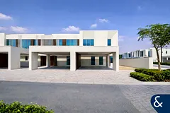 Corner Unit | Backing The Park | Negotiable