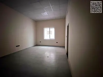 استديو واسع للإيجار بتصميم مميز مع مطبخ منفصل وحمام أنيق مساحة مريحة مناسبة للسكن الهادئ وموقع مميز قريب من جميع الخدمات