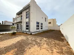 Villa / 6 bedrooms / 8 bathrooms / spacious living room / separate maid's room / garden / terrac