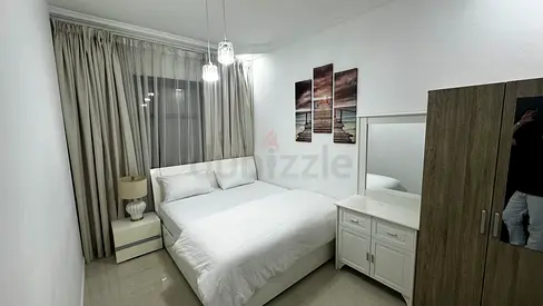 Room for Rent in JVC – Ladies Only