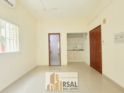 Lavish apartment Studio flat// Seprt kitchen// no deposit Cash// on road building// prime location// Ready to move