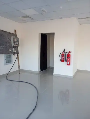 للإيجار – محلات تجارية في منطقة المناخ | الشارقة 📍 الموقع: المناخ – أمام حديقة المناخ ✨ موقع مميز جداً وقريب من جميع الخدمات 📐 مساحات واسعة جداً 🏪