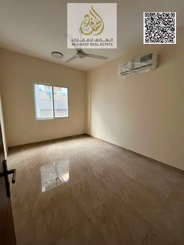 شقة غرفتين وصالة للإيجار – موقع مميز قريب من الخدمات وطلعة شارع محمد بن زايد – الجرف 3، عجمان