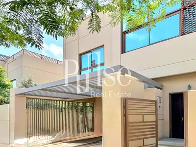 Spacious Modern 4BR+Maid's | Corner Townhouse