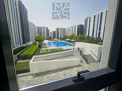 Luxurious// Specious// Ready to move