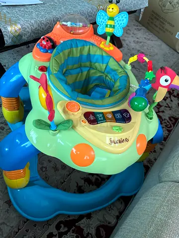Baby walker (Juniers from Baby Shop)