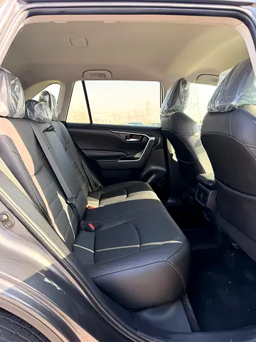 صورة 15 لـ 2023 Toyota RAV 4