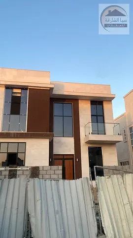 للبيع فيلا في حي حوشي إمارة في الشارقة