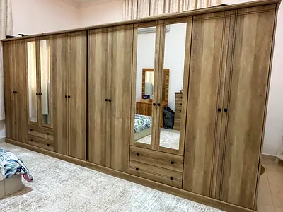 6 door Wooden wardrobe in Great Condition