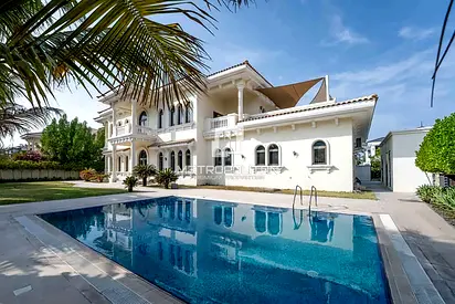 Lavish Garden| Private Pool | Beach Access| Vacant