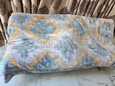 King Size blanket Use from both Size.Light use