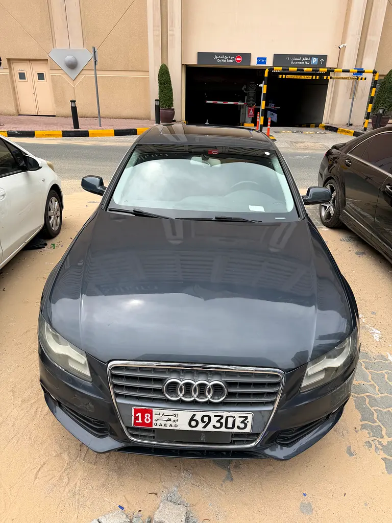 Audi A4 2011 — photo 1 of 9