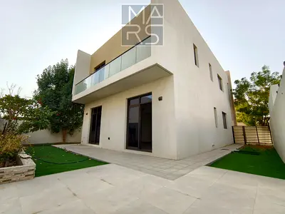 4BHK VILLA-PRIVATE GARAGE-BIG TERRACE-NEAR PARKS