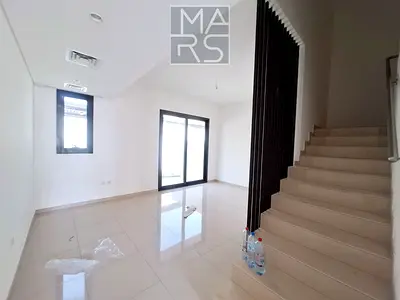 إعلان تاون هاوس 2 غرفة وسطية للإيجار في نسمة ريزيدنس – الشارقة