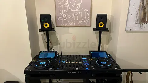 My Pioneer  dj dual-CDJ  3000setup with mixer — working condition