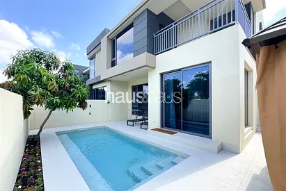 Private Pool | Single Row | Well Maintained
