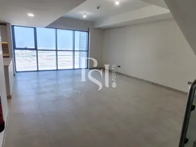 Duplex Apartment | Maid's Room | Canal View