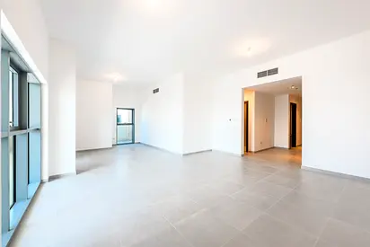 Spacious Apartment with Terrace and Maids room