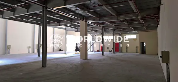 مستودع مميز بمساحة 15000 قدم مربع للإيجار في منطقة الجرف الصناعية 1، عجمان - طاقة 300 كيلوواط