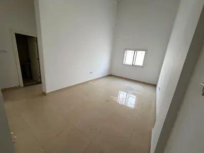 غرفه وصاله مساحه كبيره تكييف مركزي سكن عائلات موقع مميز صيانه فري