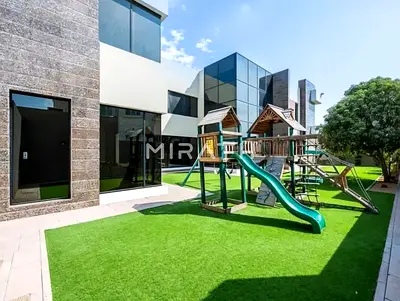 Modern Upgraded | 4BR Villa | Spacious Layout